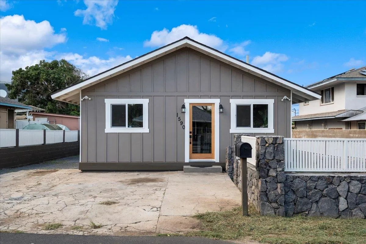 Wailuku, Hawaii 96793, United States, 3 Bedrooms Bedrooms, ,2 BathroomsBathrooms,Residential,Active,250997