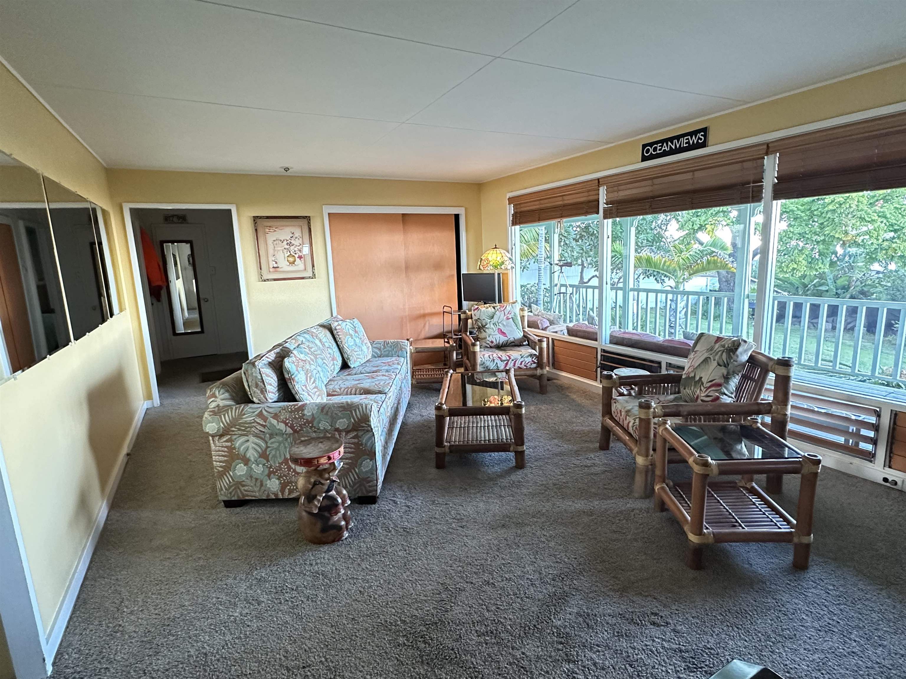 82 Upper Kimo Dr