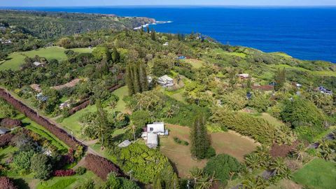 210 Door Of Faith Rd Haiku HI 96708