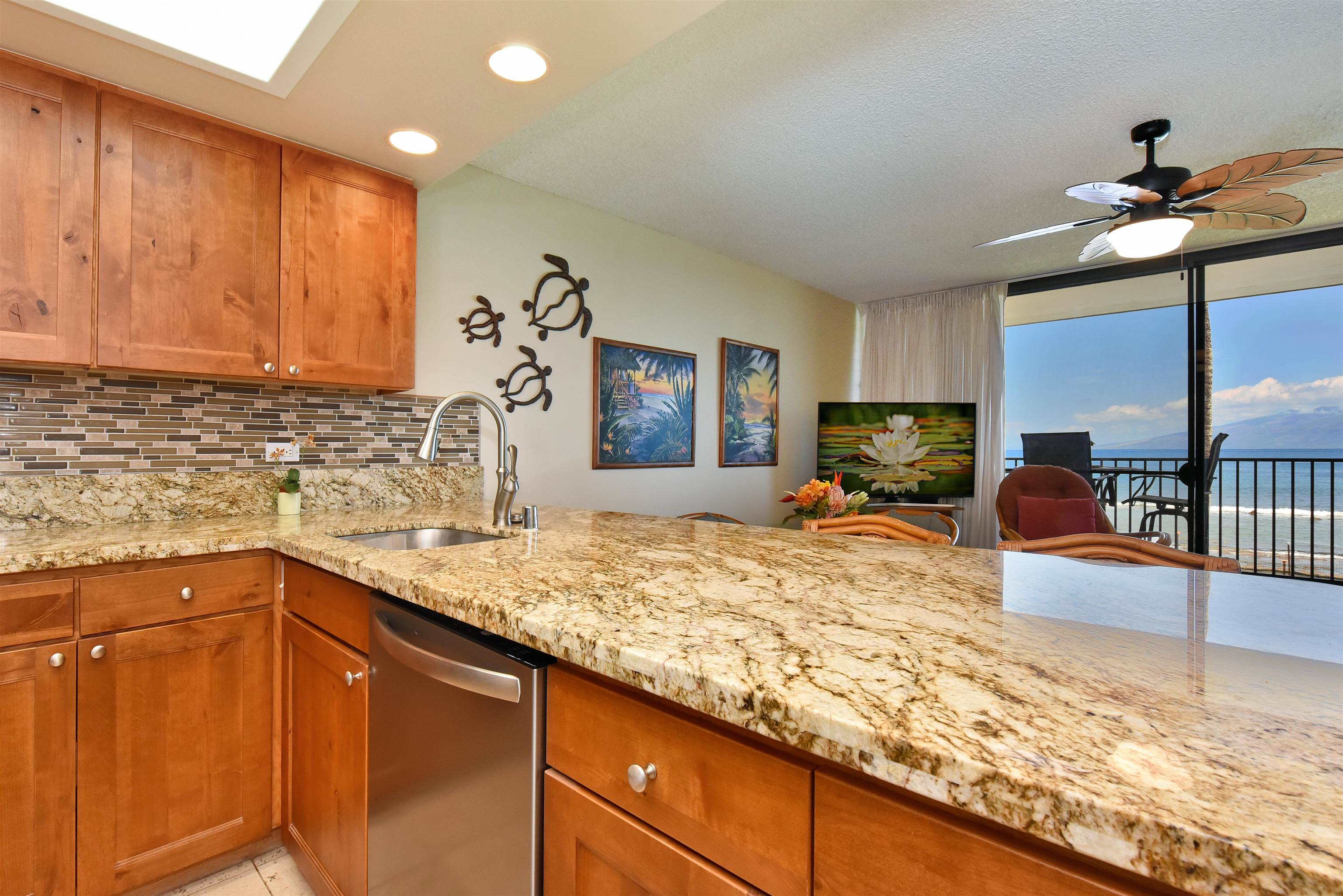 3543 Lower Honoapiilani Rd L204