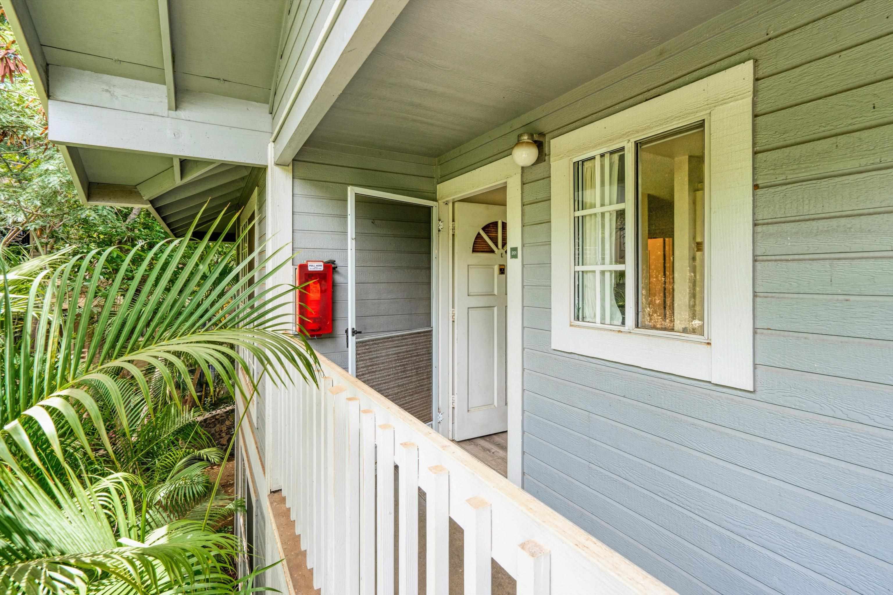 160 Keonekai Rd 27-201