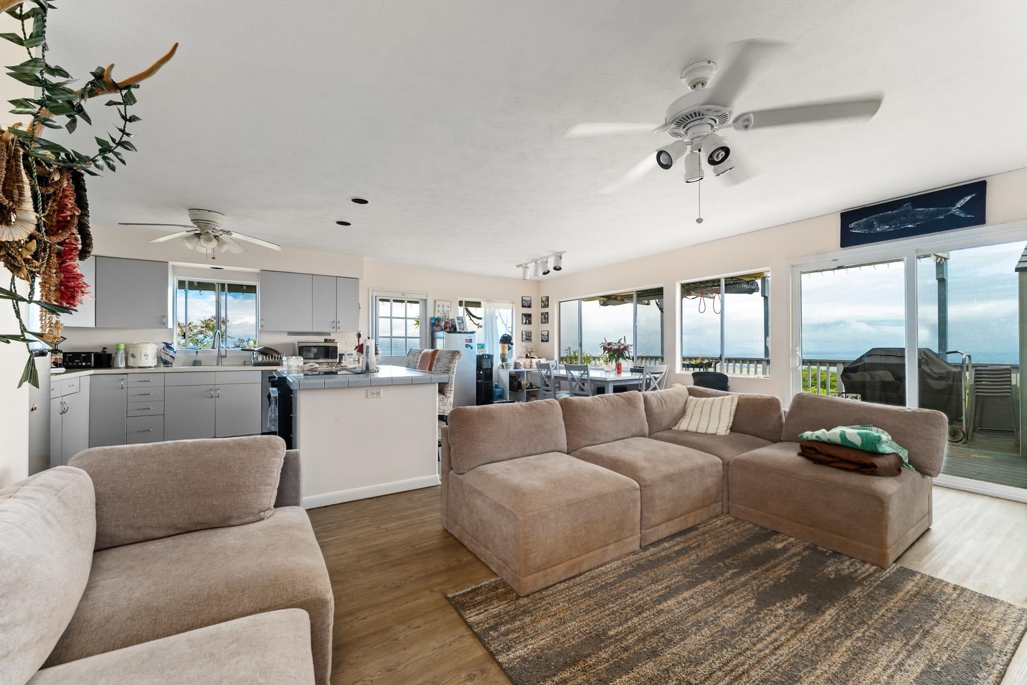 843 Maikai St