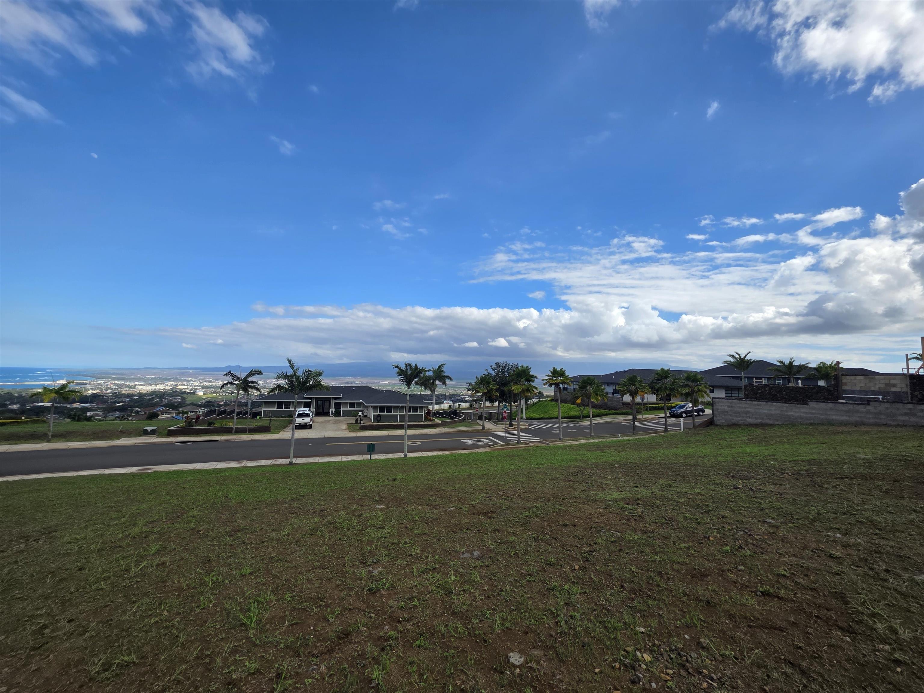 86 N Laikeha Pl