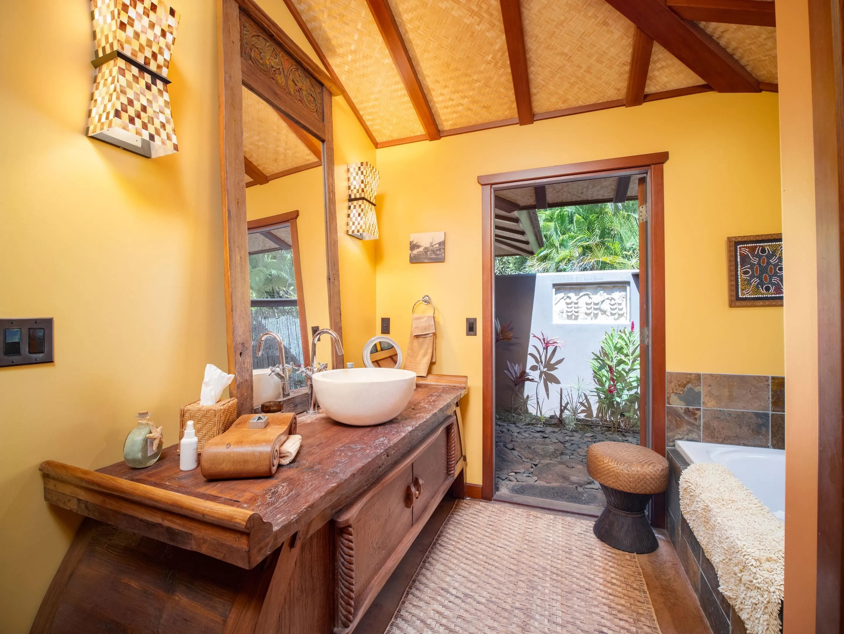 Lahaina, Hawaii 96761, United States, 4 Bedrooms Bedrooms, ,5 BathroomsBathrooms,Residential,Active,100083