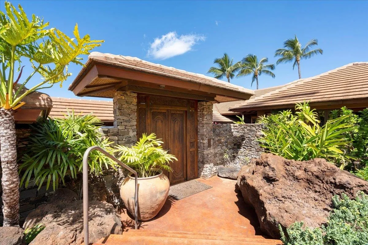 Lahaina, Hawaii 96761, United States, 4 Bedrooms Bedrooms, ,5 BathroomsBathrooms,Residential,Active,100083