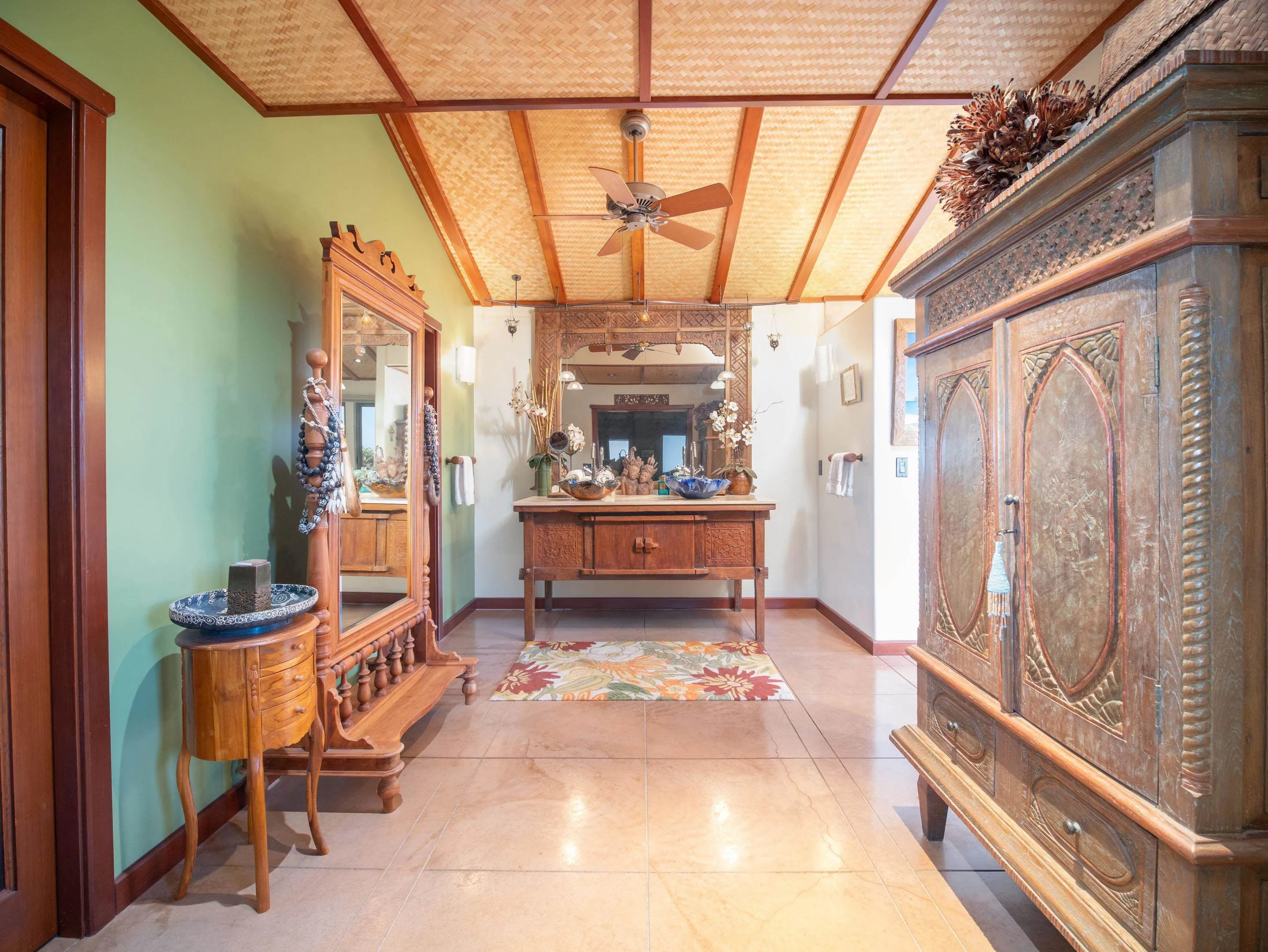 Lahaina, Hawaii 96761, United States, 4 Bedrooms Bedrooms, ,5 BathroomsBathrooms,Residential,Active,100083