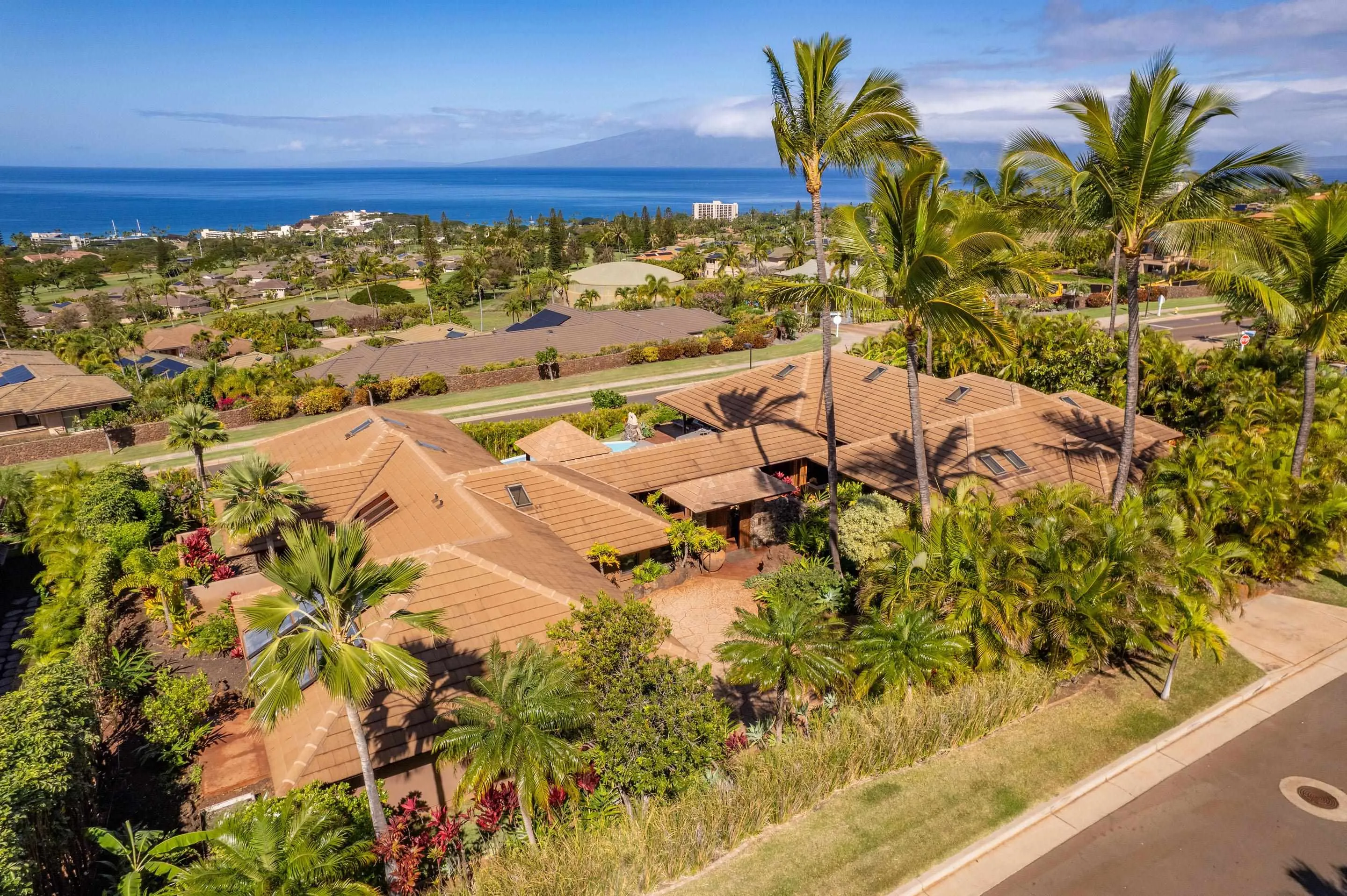 Lahaina, Hawaii 96761, United States, 4 Bedrooms Bedrooms, ,5 BathroomsBathrooms,Residential,Active,100083