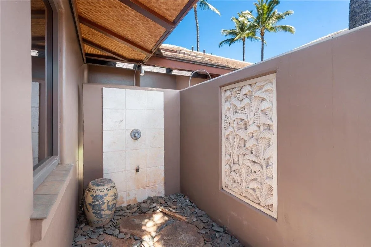 Lahaina, Hawaii 96761, United States, 4 Bedrooms Bedrooms, ,5 BathroomsBathrooms,Residential,Active,100083