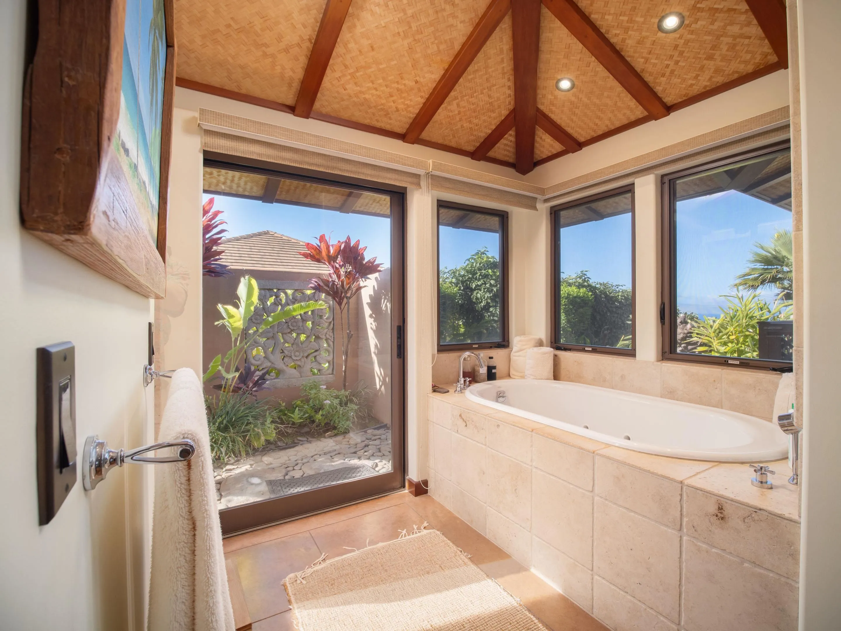 Lahaina, Hawaii 96761, United States, 4 Bedrooms Bedrooms, ,5 BathroomsBathrooms,Residential,Active,100083