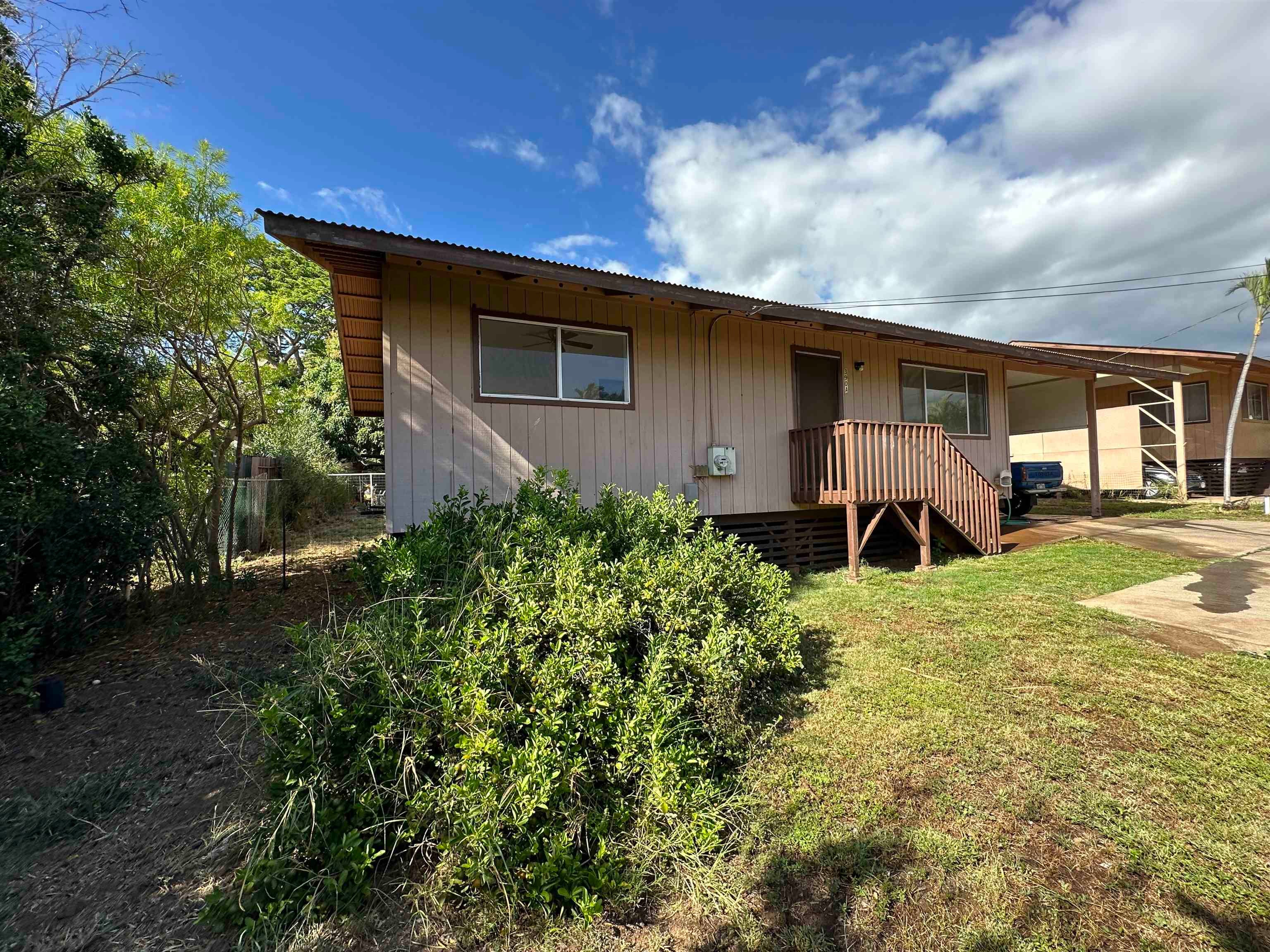 390 Auhana Rd B