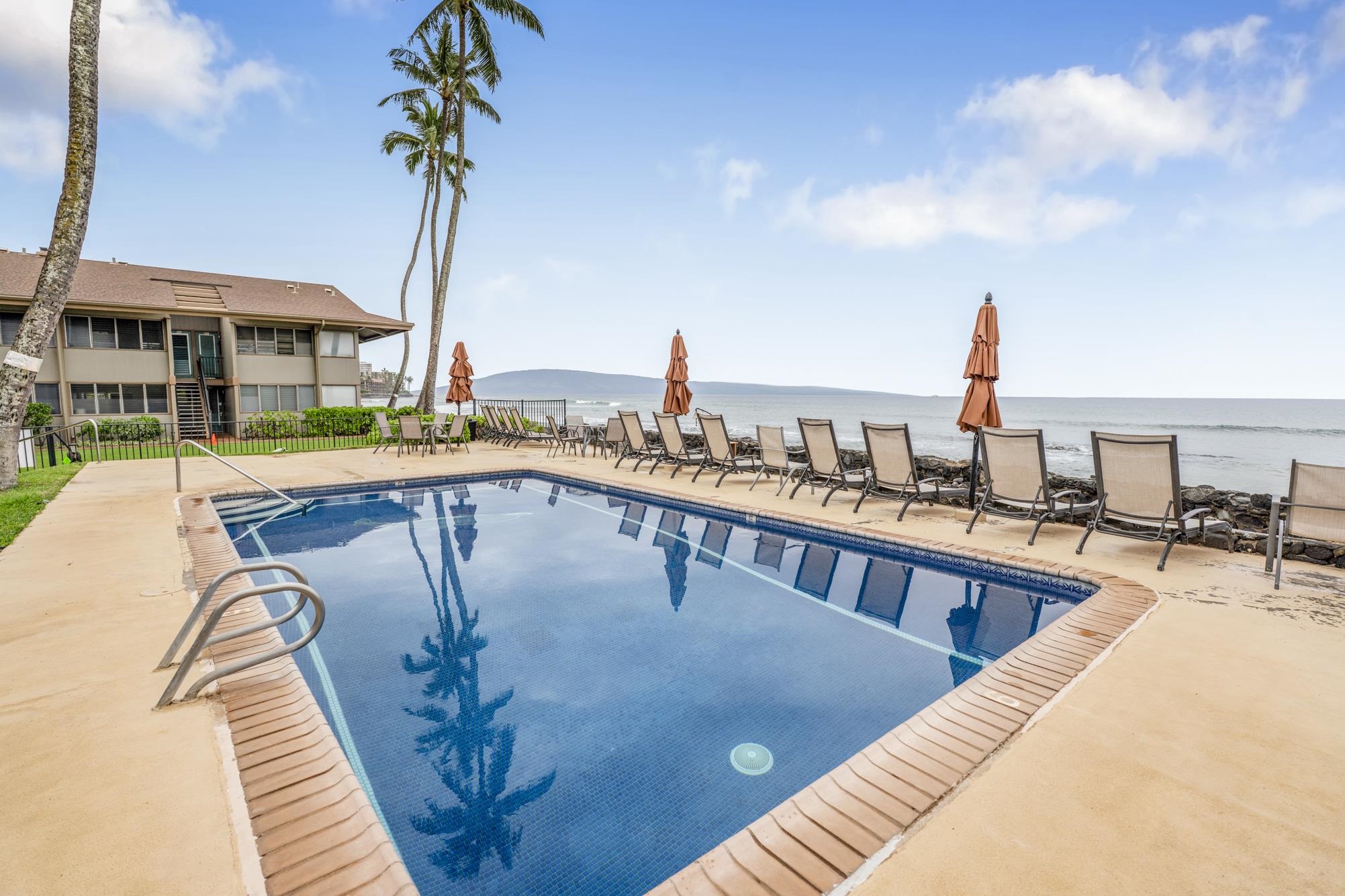 3691 Lower Honoapiilani Rd 110