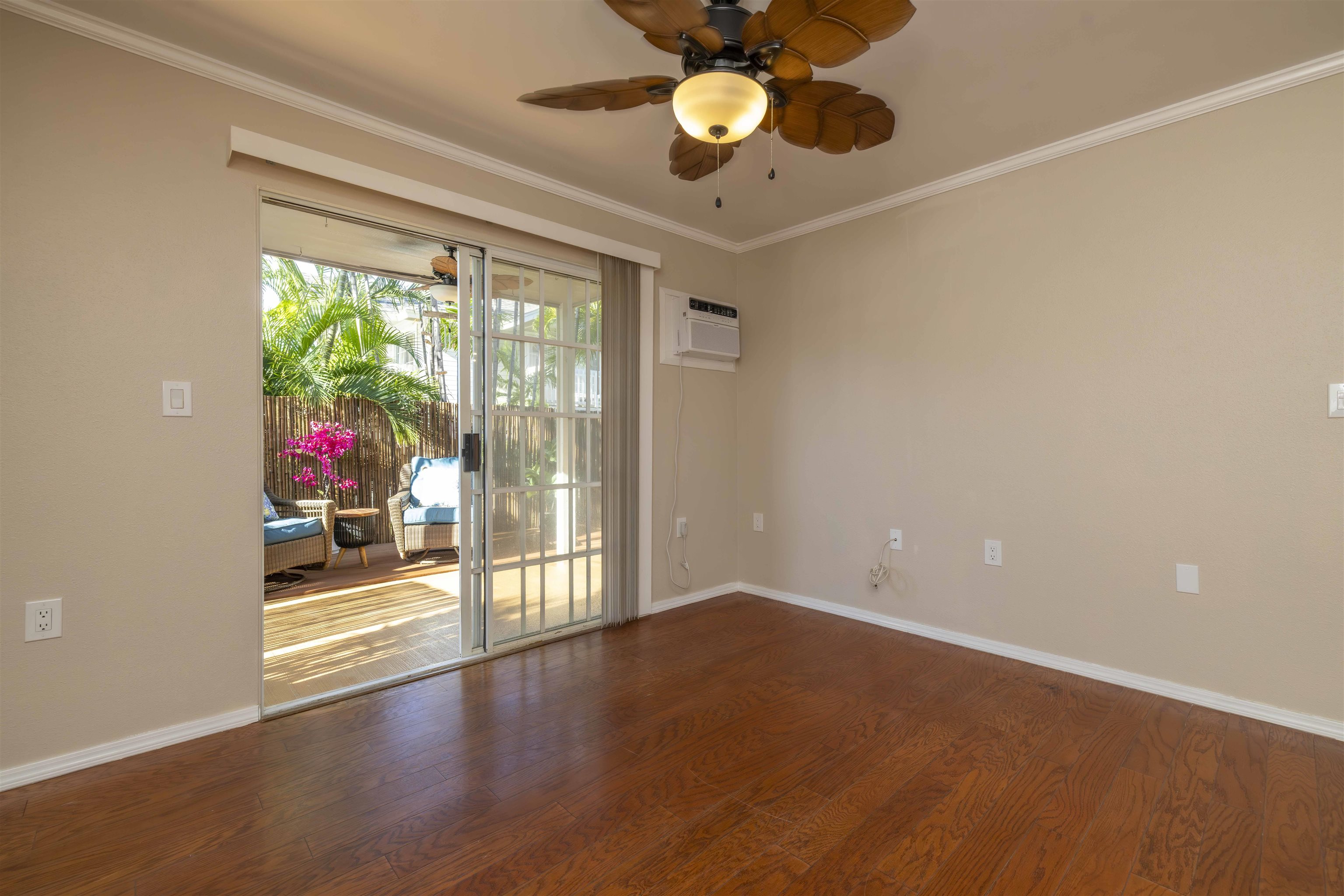 160 Keonekai Rd 8-102