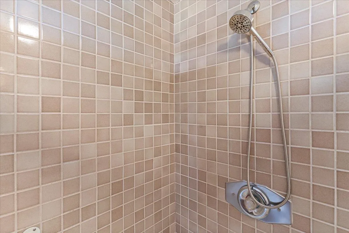 Lahaina, Hawaii 96761, United States, 1 Bedroom Bedrooms, ,1 BathroomBathrooms,Residential,Active,52919