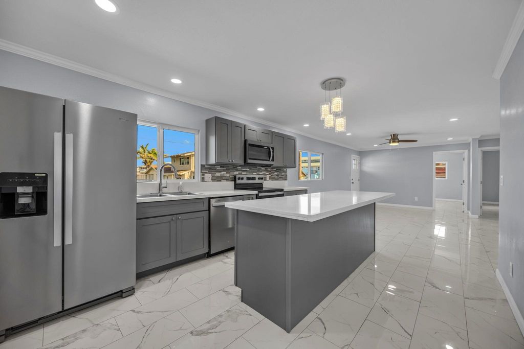 Photo of 585 Linekona Pl, Wailuku, HI 96793 (MLS # 408111)