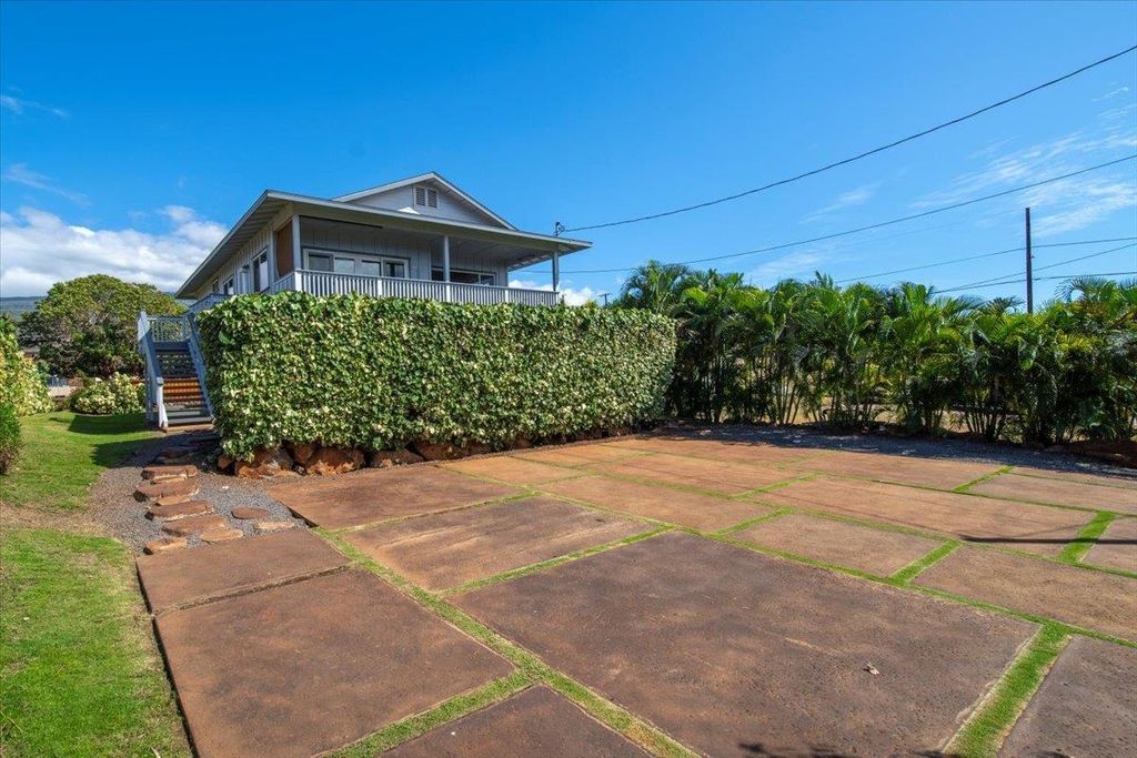 Photo of 127 Wahikuli Rd, Lahaina, HI 96761 (MLS # 407734)