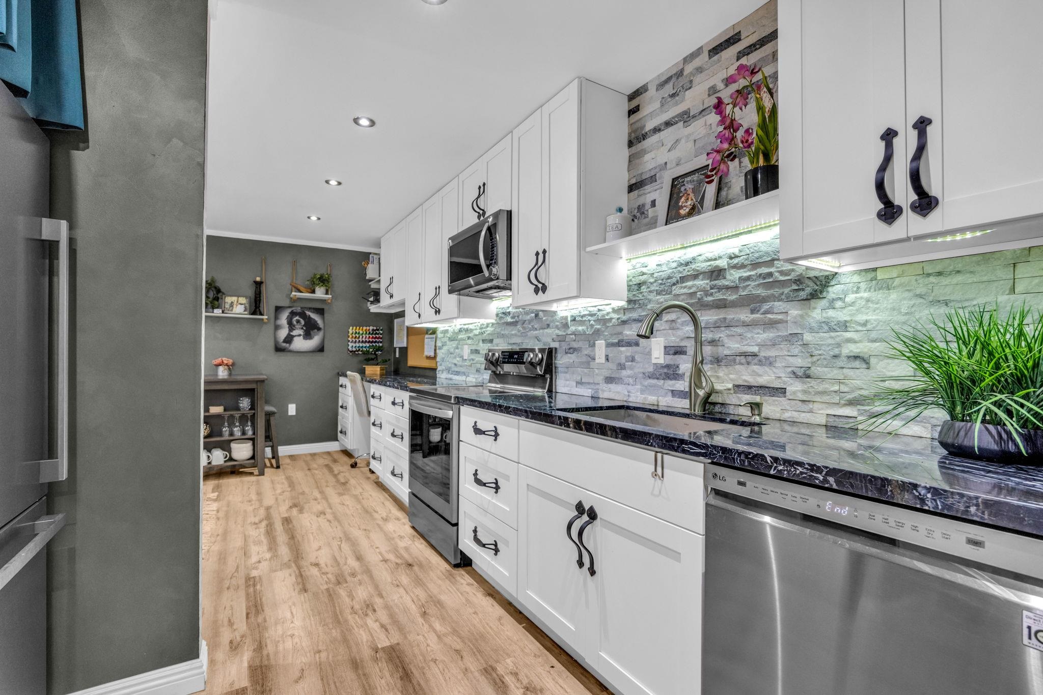 160 Keonekai Rd 13-102