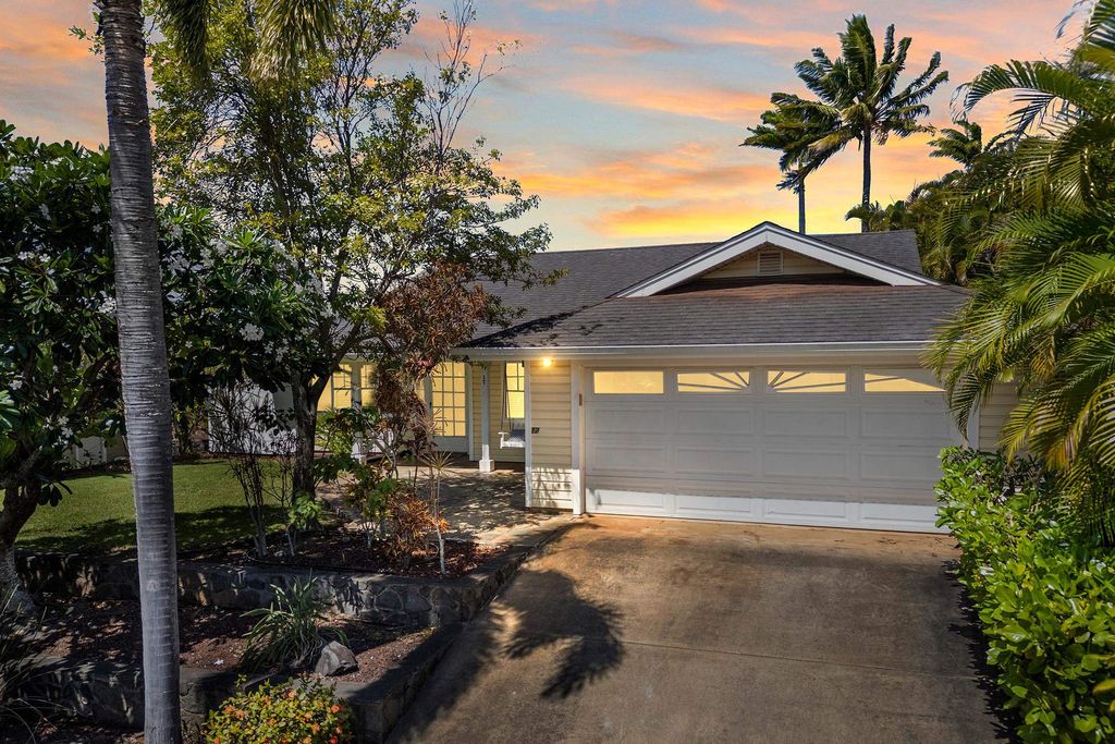 Photo of 17 Laenui Pl, Paia, HI 96779 (MLS # 407163)