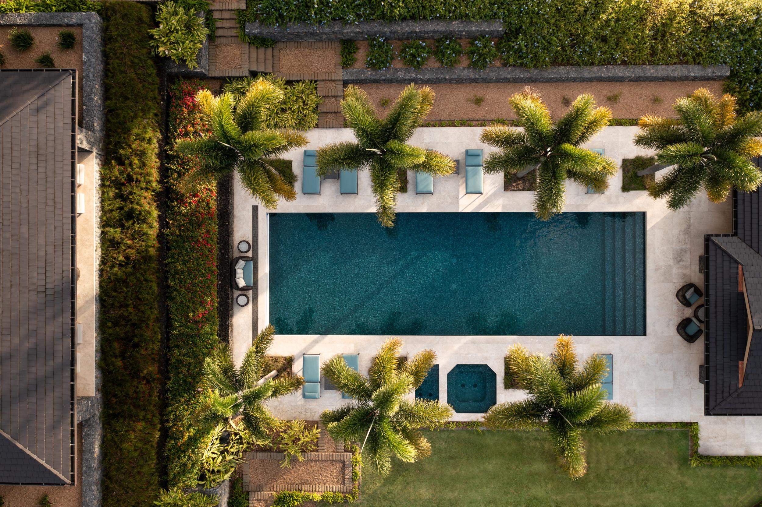 215 Plantation Club Dr