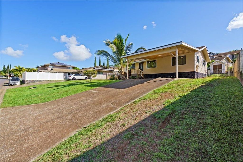 Photo of 165 Hololani St, Makawao, HI 96768 (MLS # 407967)
