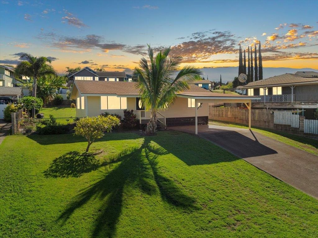Photo of 165 Hololani St, Makawao, HI 96768 (MLS # 407967)