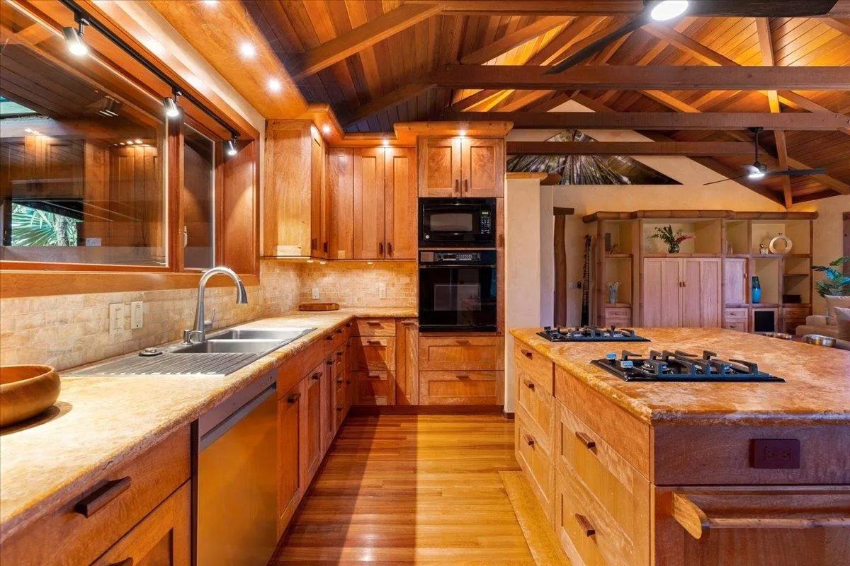 Haiku, Hawaii 96708, United States, 5 Bedrooms Bedrooms, ,4 BathroomsBathrooms,Residential,Active,171901