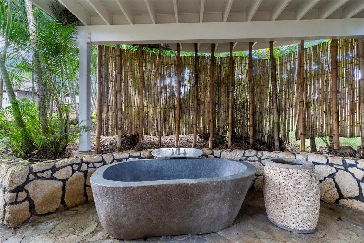 Haiku, Hawaii 96708, United States, 5 Bedrooms Bedrooms, ,4 BathroomsBathrooms,Residential,Active,171901