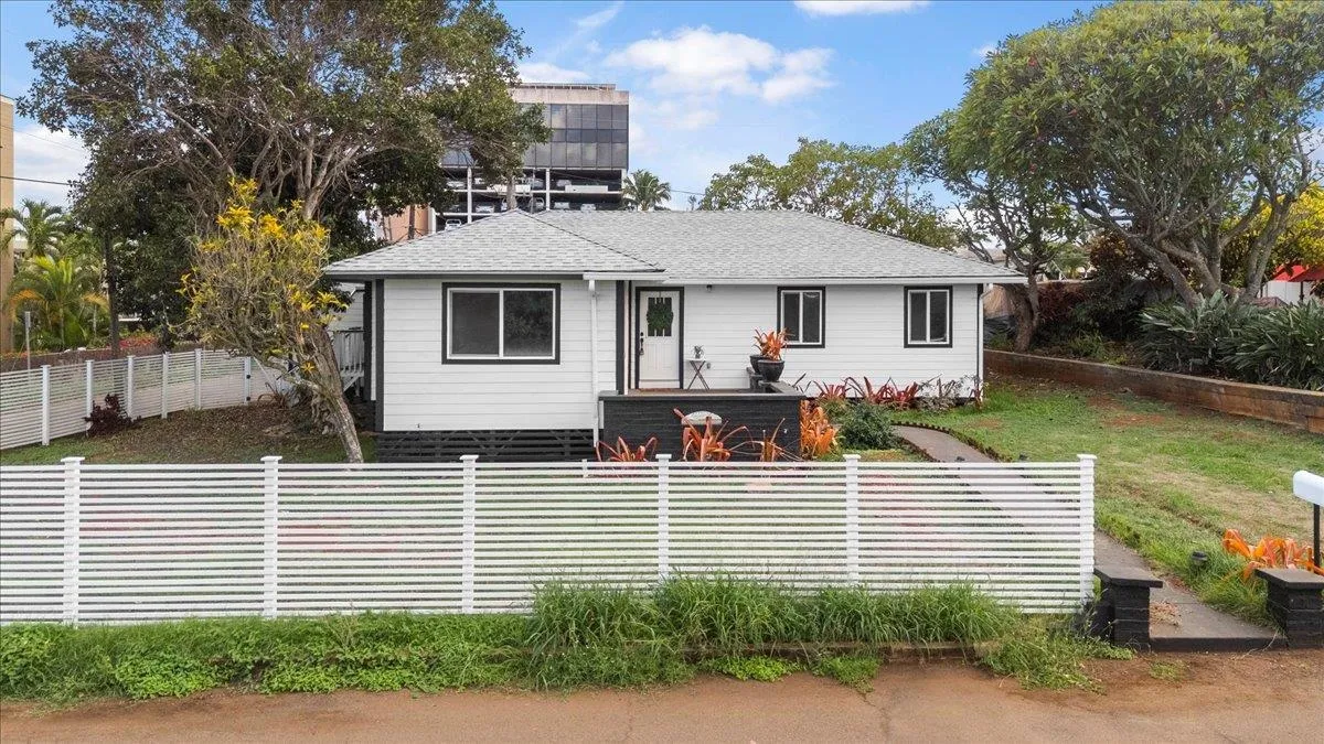 Wailuku, Hawaii 96793, United States, 3 Bedrooms Bedrooms, ,1 BathroomBathrooms,Residential,Active,251532