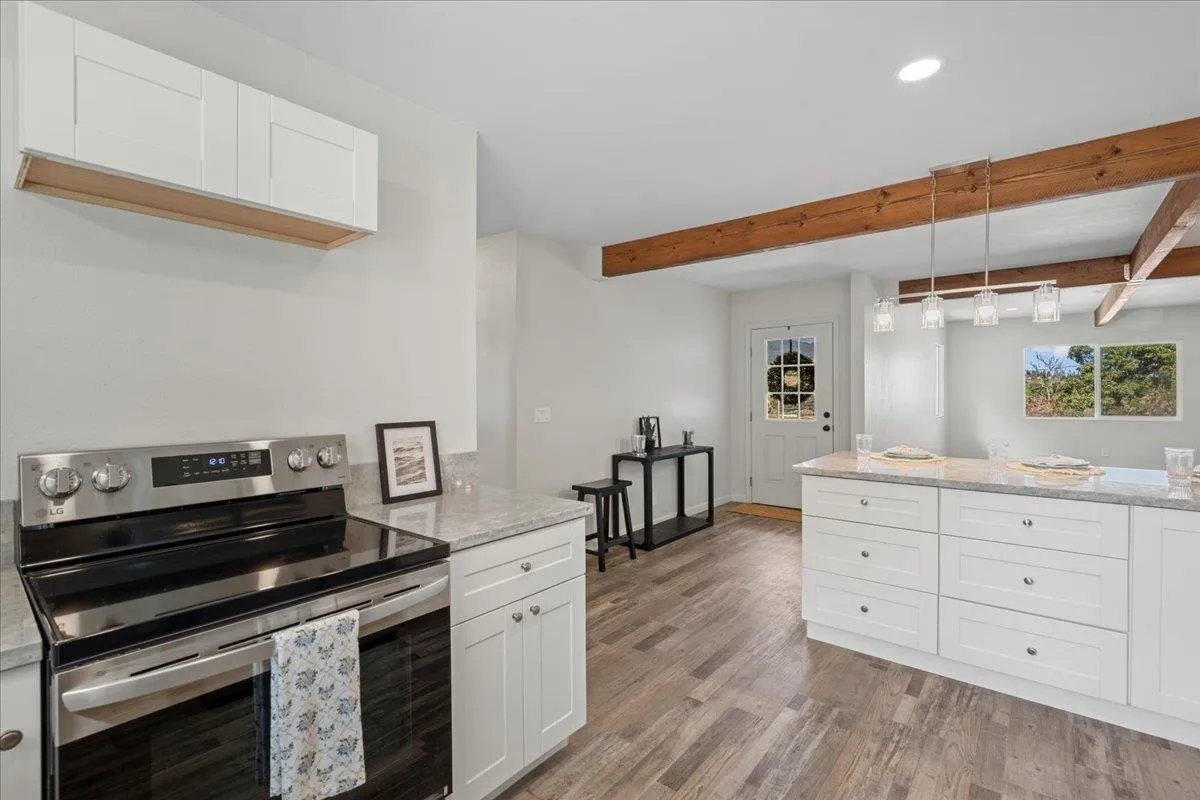 Wailuku, Hawaii 96793, United States, 3 Bedrooms Bedrooms, ,1 BathroomBathrooms,Residential,Active,251532