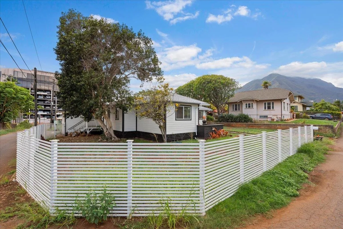 Wailuku, Hawaii 96793, United States, 3 Bedrooms Bedrooms, ,1 BathroomBathrooms,Residential,Active,251532