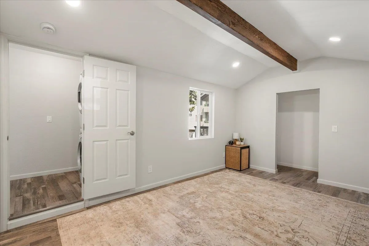 Wailuku, Hawaii 96793, United States, 3 Bedrooms Bedrooms, ,1 BathroomBathrooms,Residential,Active,251532