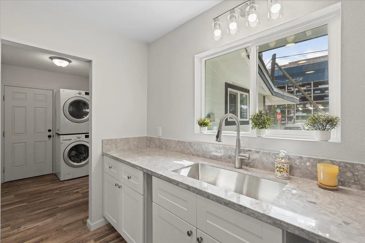 Wailuku, Hawaii 96793, United States, 3 Bedrooms Bedrooms, ,1 BathroomBathrooms,Residential,Active,251532