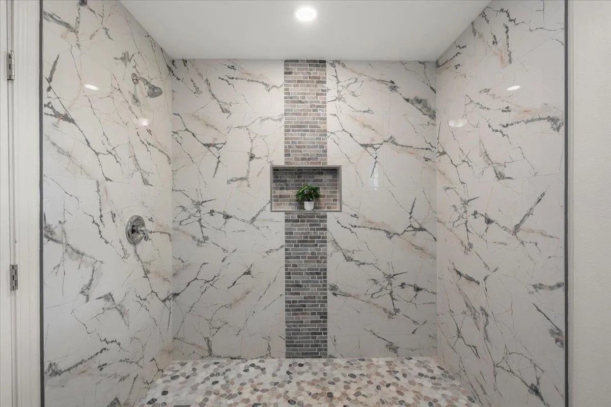 Wailuku, Hawaii 96793, United States, 3 Bedrooms Bedrooms, ,1 BathroomBathrooms,Residential,Active,251532