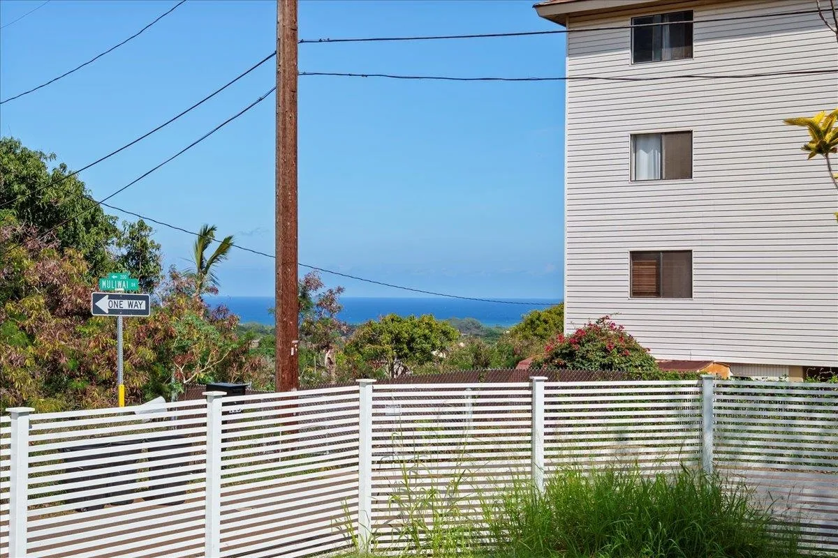 Wailuku, Hawaii 96793, United States, 3 Bedrooms Bedrooms, ,1 BathroomBathrooms,Residential,Active,251532