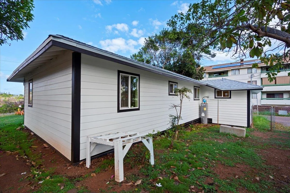 Wailuku, Hawaii 96793, United States, 3 Bedrooms Bedrooms, ,1 BathroomBathrooms,Residential,Active,251532