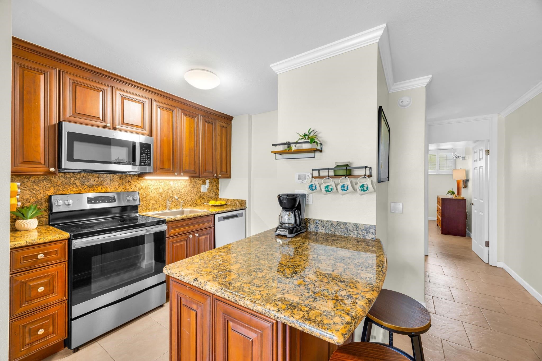 5315 Lower Honoapiilani Rd B108