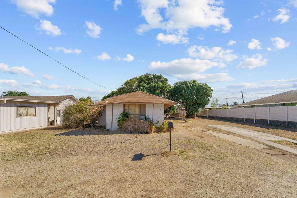 Photo of 433 Kahiki St, Kahului, HI 96732 (MLS # 407682)