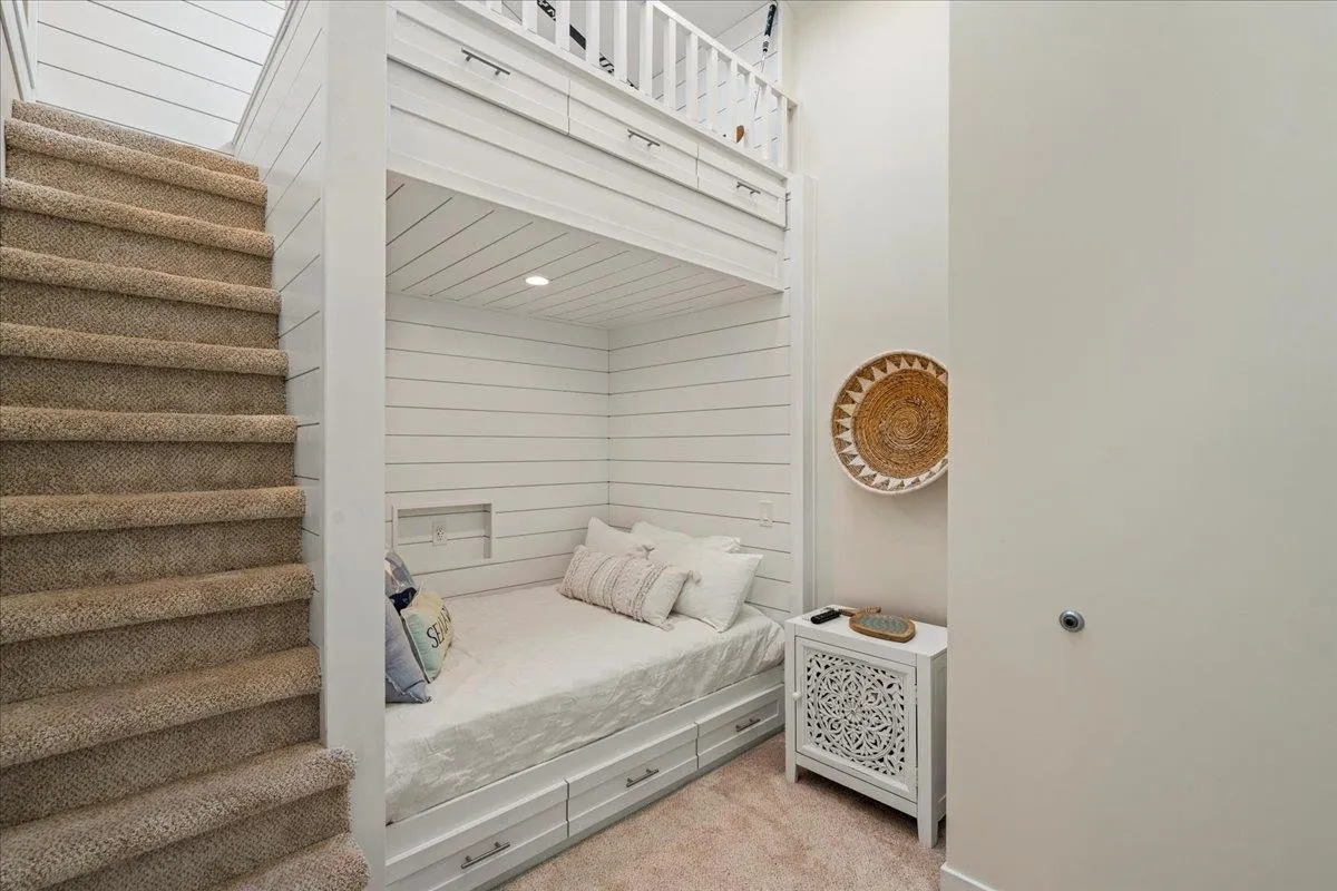 Lahaina, Hawaii 96761, United States, 3 Bedrooms Bedrooms, ,2 BathroomsBathrooms,Residential,Pending,85388