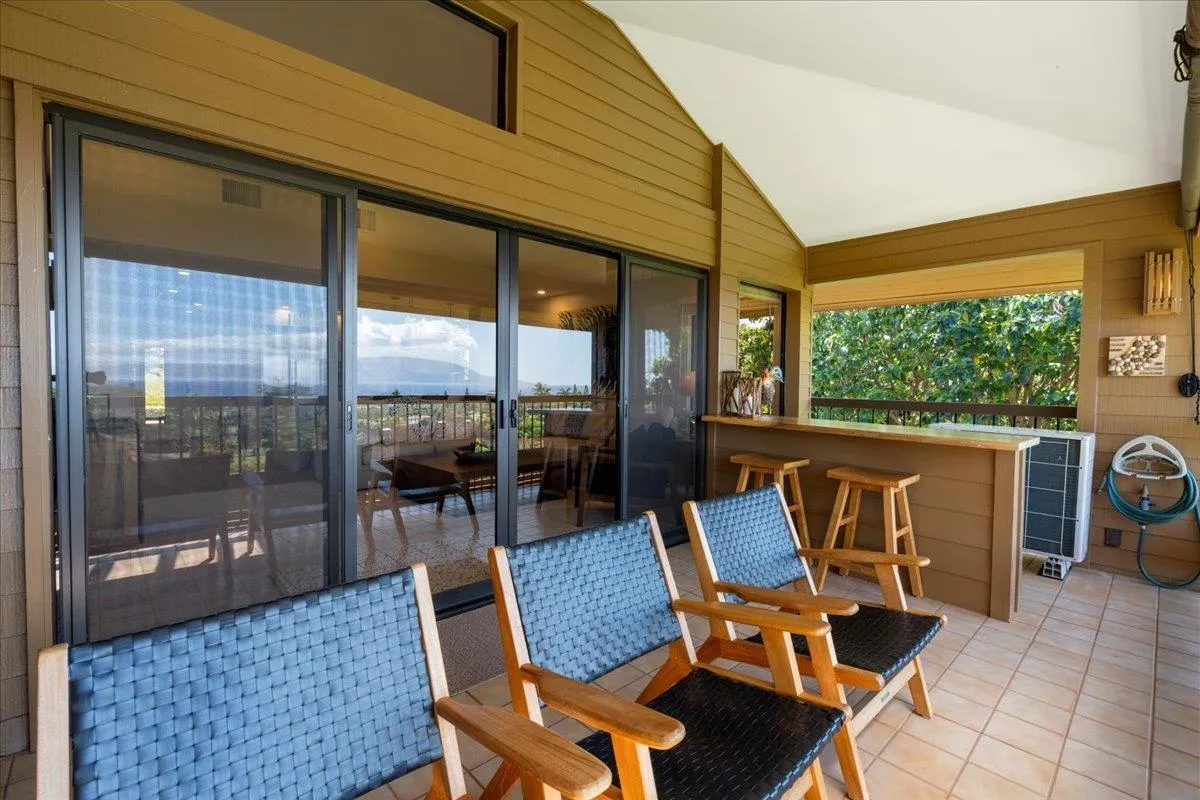 Lahaina, Hawaii 96761, United States, 3 Bedrooms Bedrooms, ,2 BathroomsBathrooms,Residential,Pending,85388