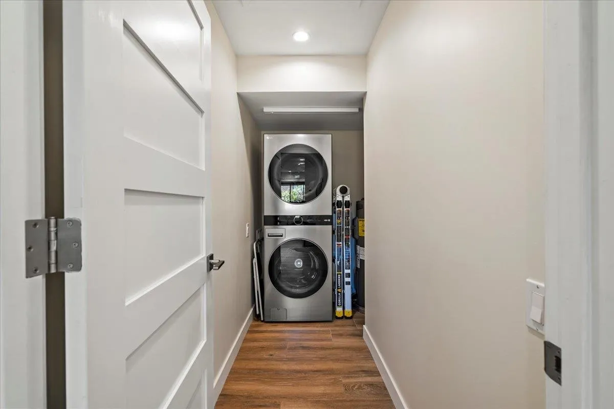 Lahaina, Hawaii 96761, United States, 3 Bedrooms Bedrooms, ,2 BathroomsBathrooms,Residential,Pending,85388