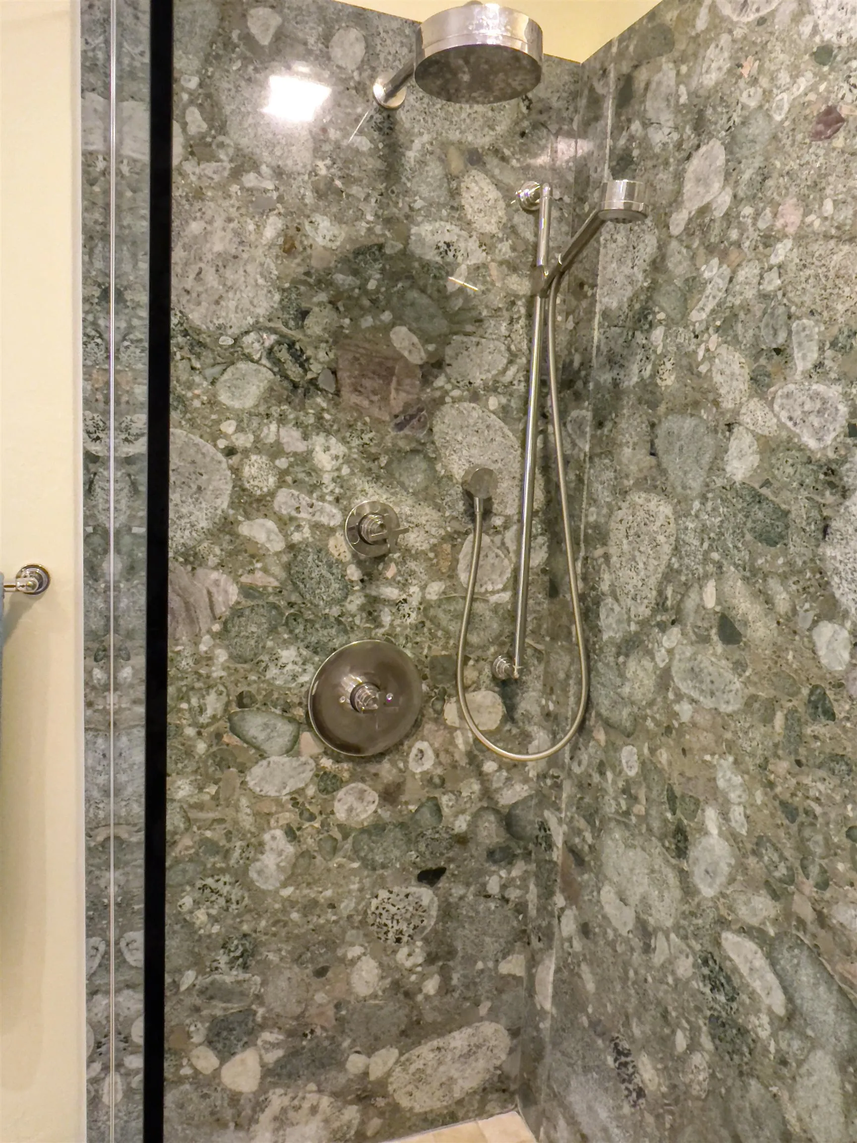 Lahaina, Hawaii 96761, United States, 2 Bedrooms Bedrooms, ,2 BathroomsBathrooms,Residential,Active,142294