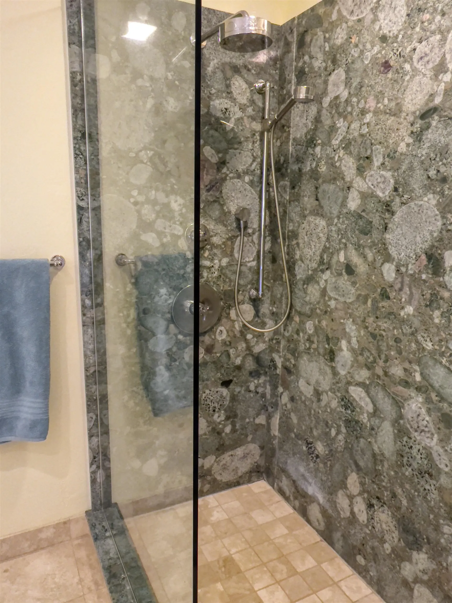 Lahaina, Hawaii 96761, United States, 2 Bedrooms Bedrooms, ,2 BathroomsBathrooms,Residential,Active,142294