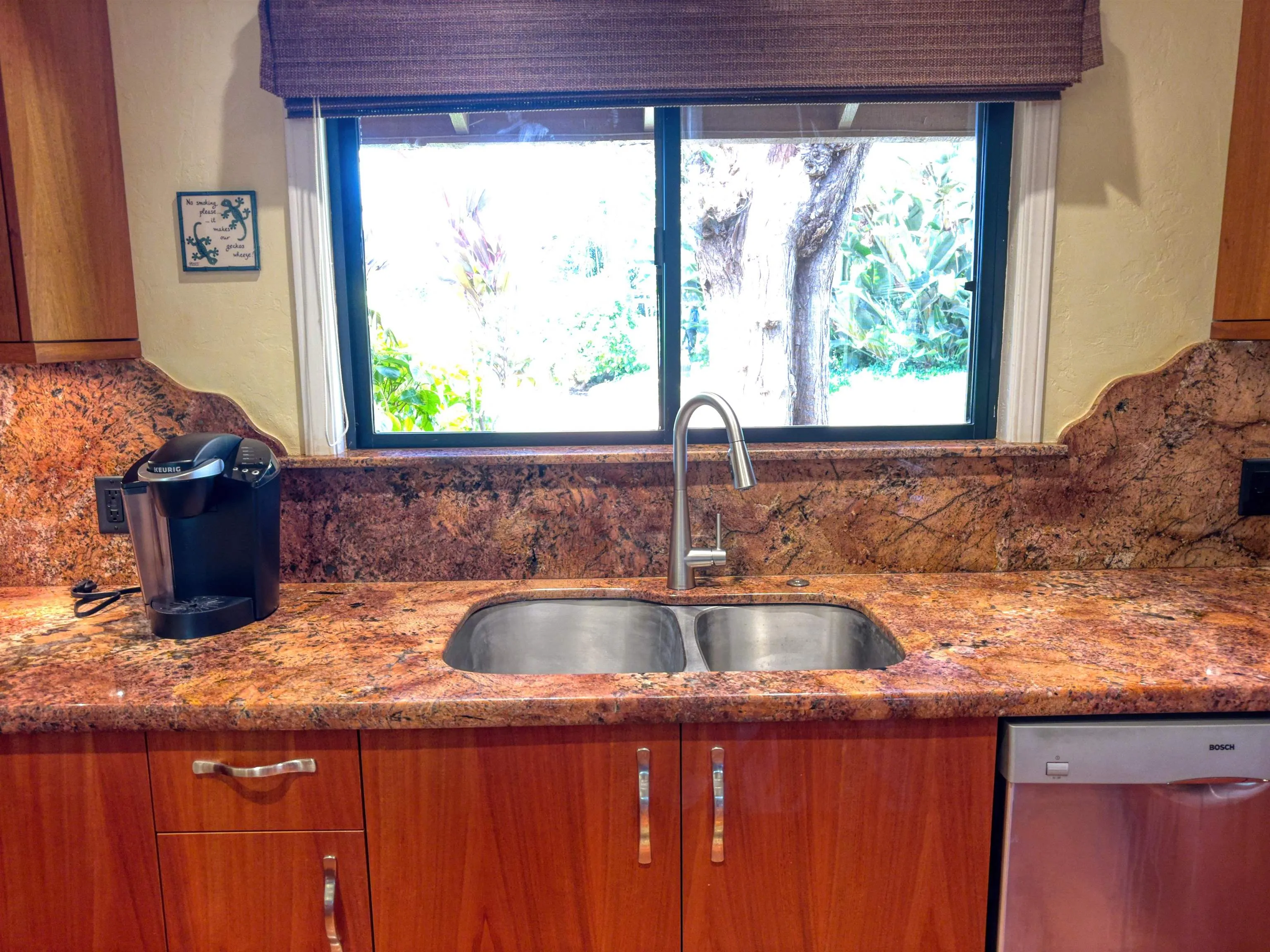 Lahaina, Hawaii 96761, United States, 2 Bedrooms Bedrooms, ,2 BathroomsBathrooms,Residential,Active,142294