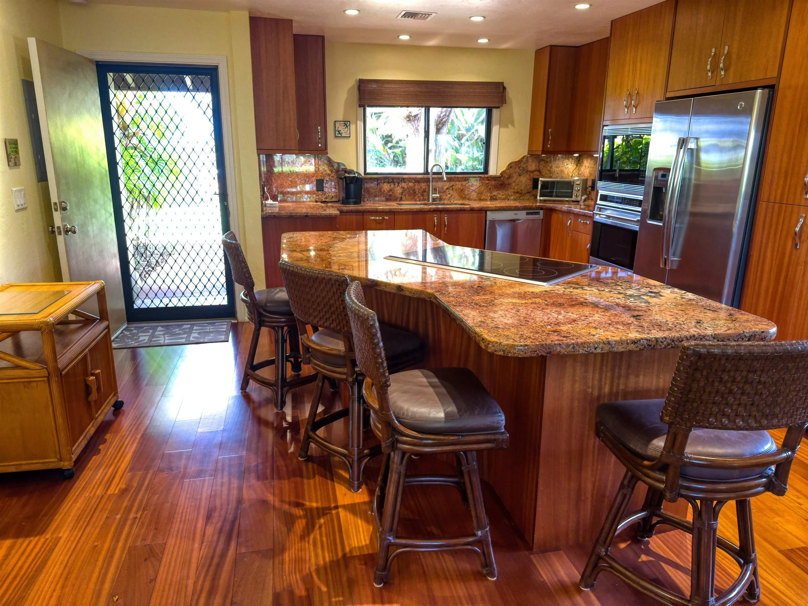 Lahaina, Hawaii 96761, United States, 2 Bedrooms Bedrooms, ,2 BathroomsBathrooms,Residential,Active,142294