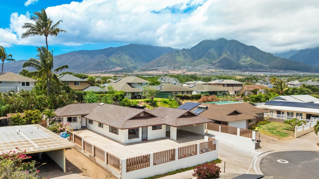 Photo of 709 Kaimana Pl, Kahului, HI 96732 (MLS # 406987)
