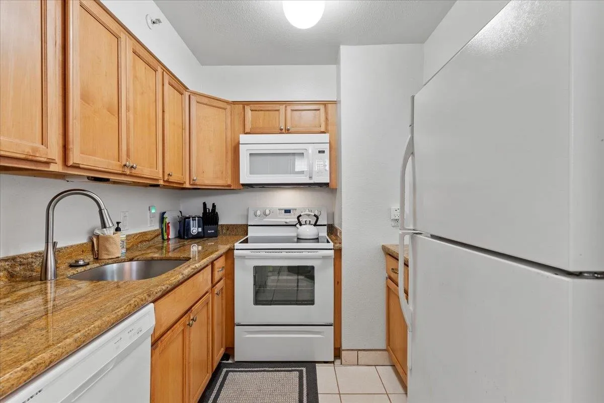 Lahaina, Hawaii 96761, United States, 1 Bedroom Bedrooms, ,1 BathroomBathrooms,Residential,Active,64067