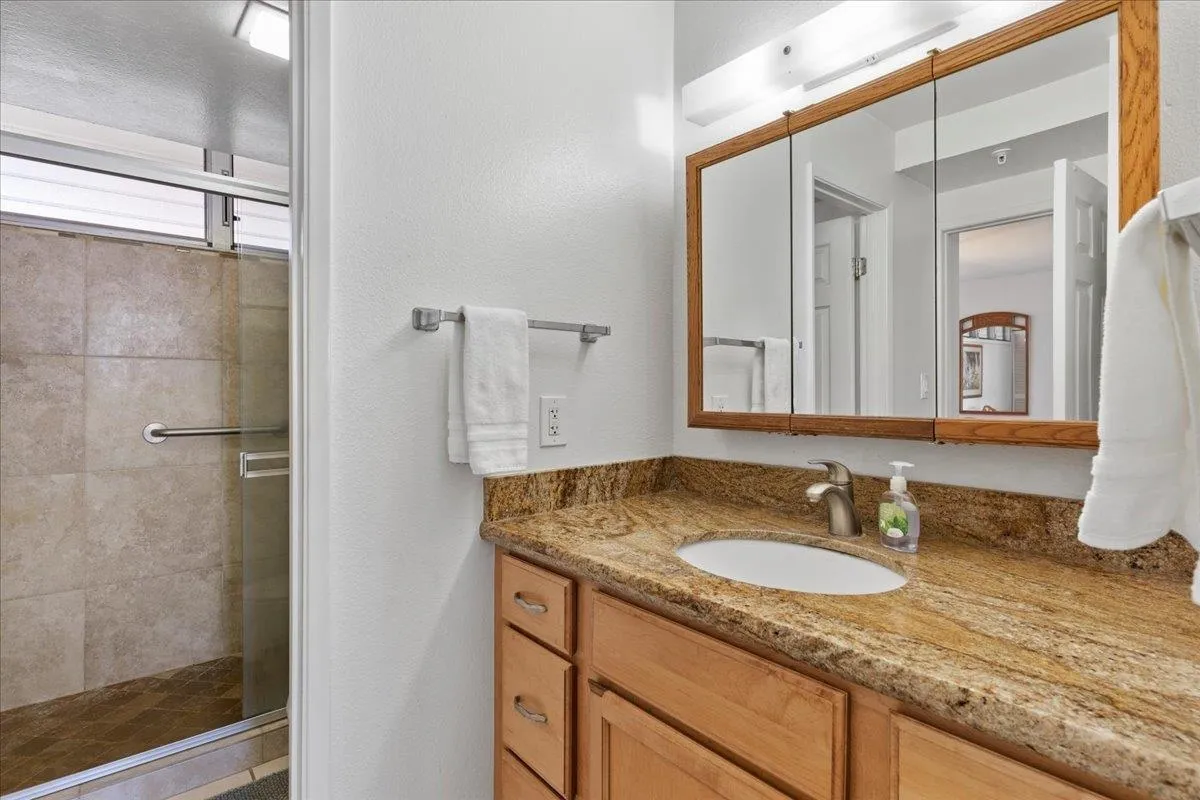 Lahaina, Hawaii 96761, United States, 1 Bedroom Bedrooms, ,1 BathroomBathrooms,Residential,Active,64067