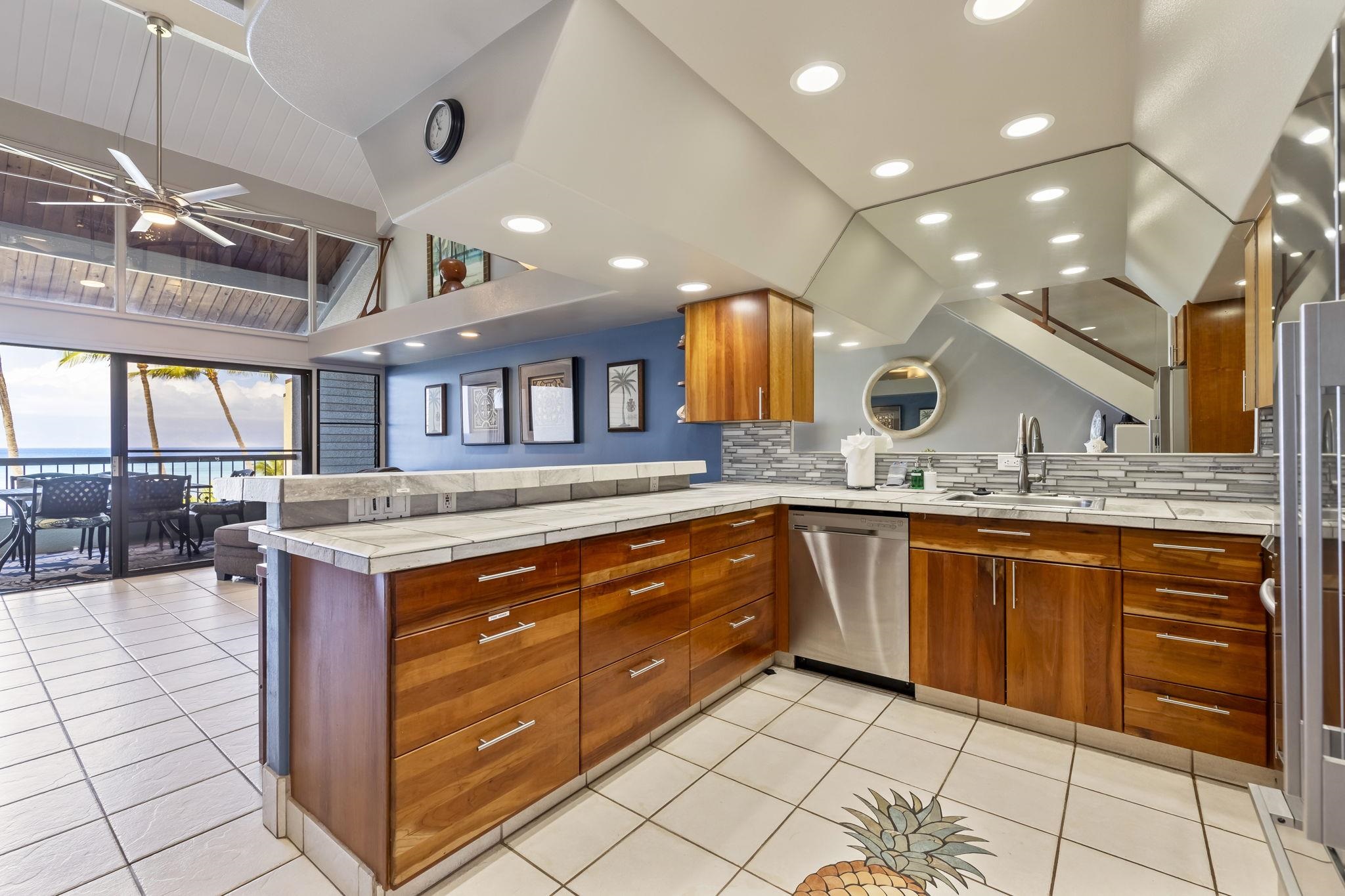3875 Lower Honoapiilani Rd B402
