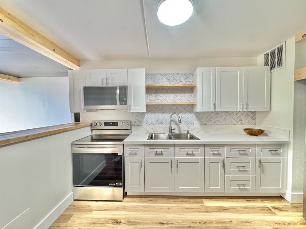 Photo of 111 Kahului Beach Rd #D-321, Kahului, HI 96732 (MLS # 406032)