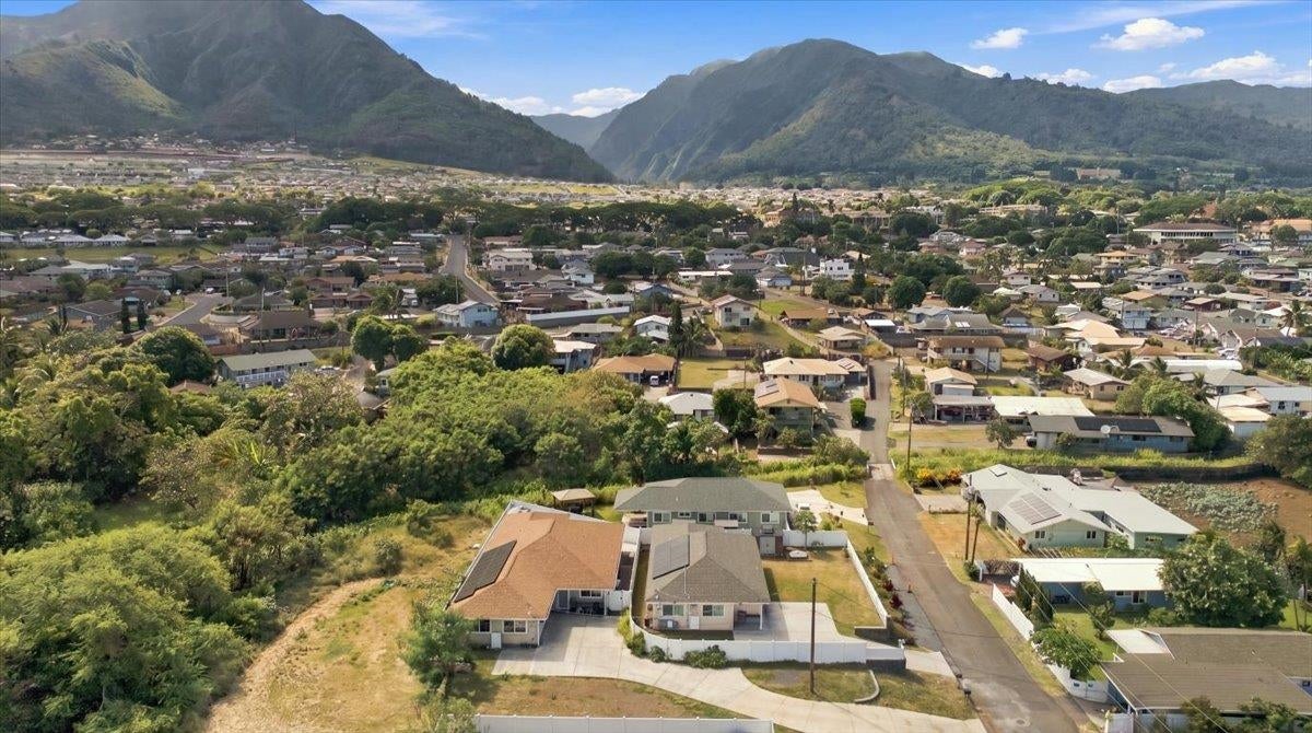 1867 Makahala Pl