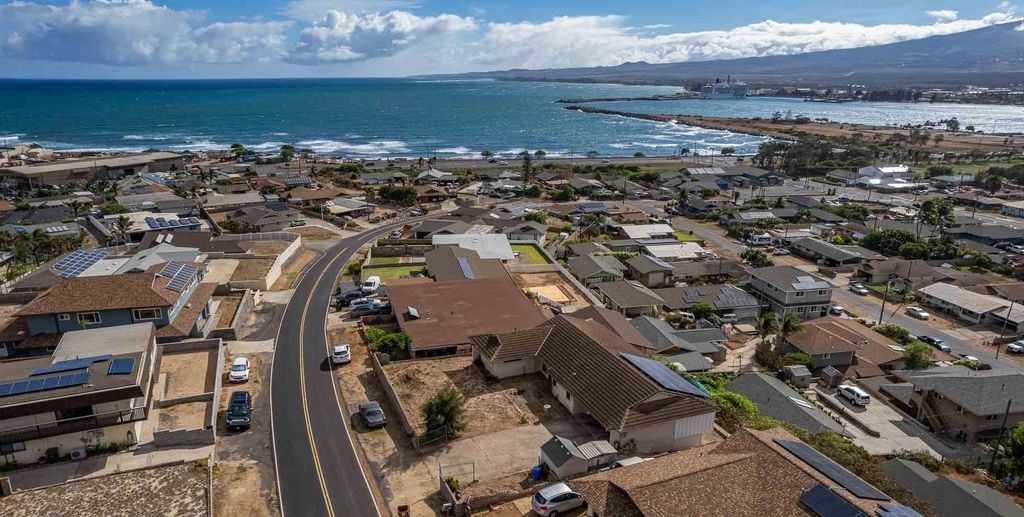 Photo of 582 Liholiho St, Wailuku, HI 96793 (MLS # 408029)